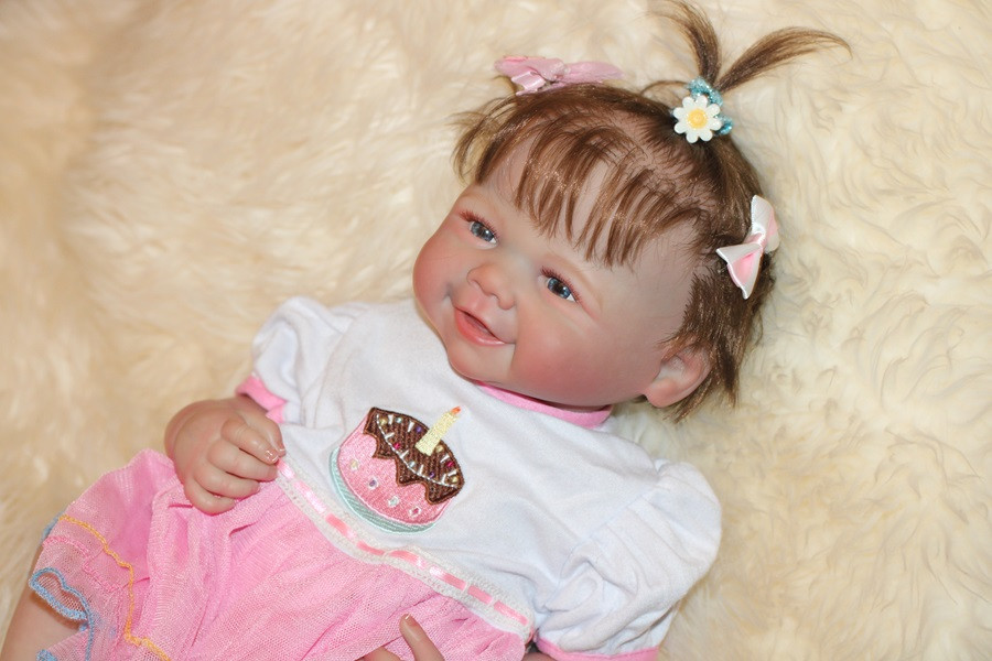 Smejici se celovinylova Timea 