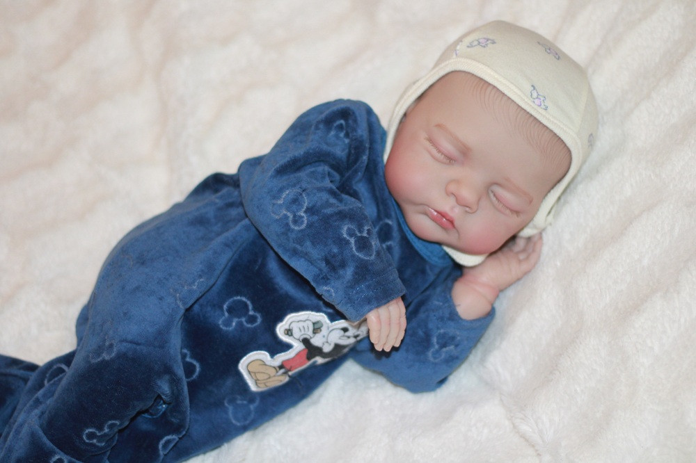 Realistická  panenka 301